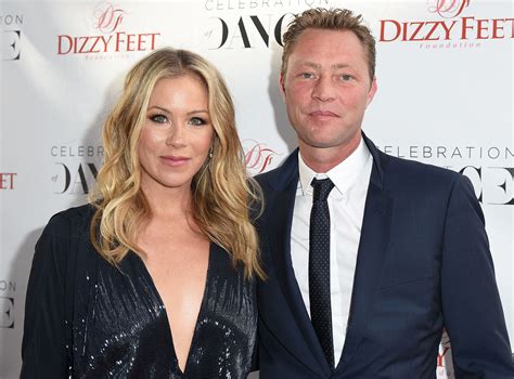 Is christina applegate married - 10 Aug 2021 ... The 49-year-old, known for her roles in "Bad Moms," "Married... with Children" and "Dead to Me," said in a tweet published overnight t...